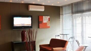 Bar lounge