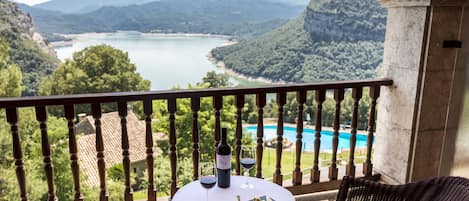 Superior Twin Room, 2 Twin Beds | View from room