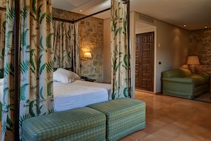 Junior Suite, 1 Queen Bed