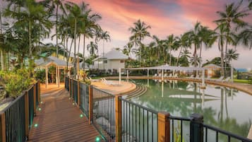 Outdoor pool, pool loungers