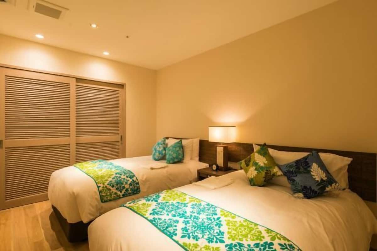 Down comforters, in-room safe, desk, laptop workspace