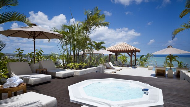 Bathtub spa outdoor