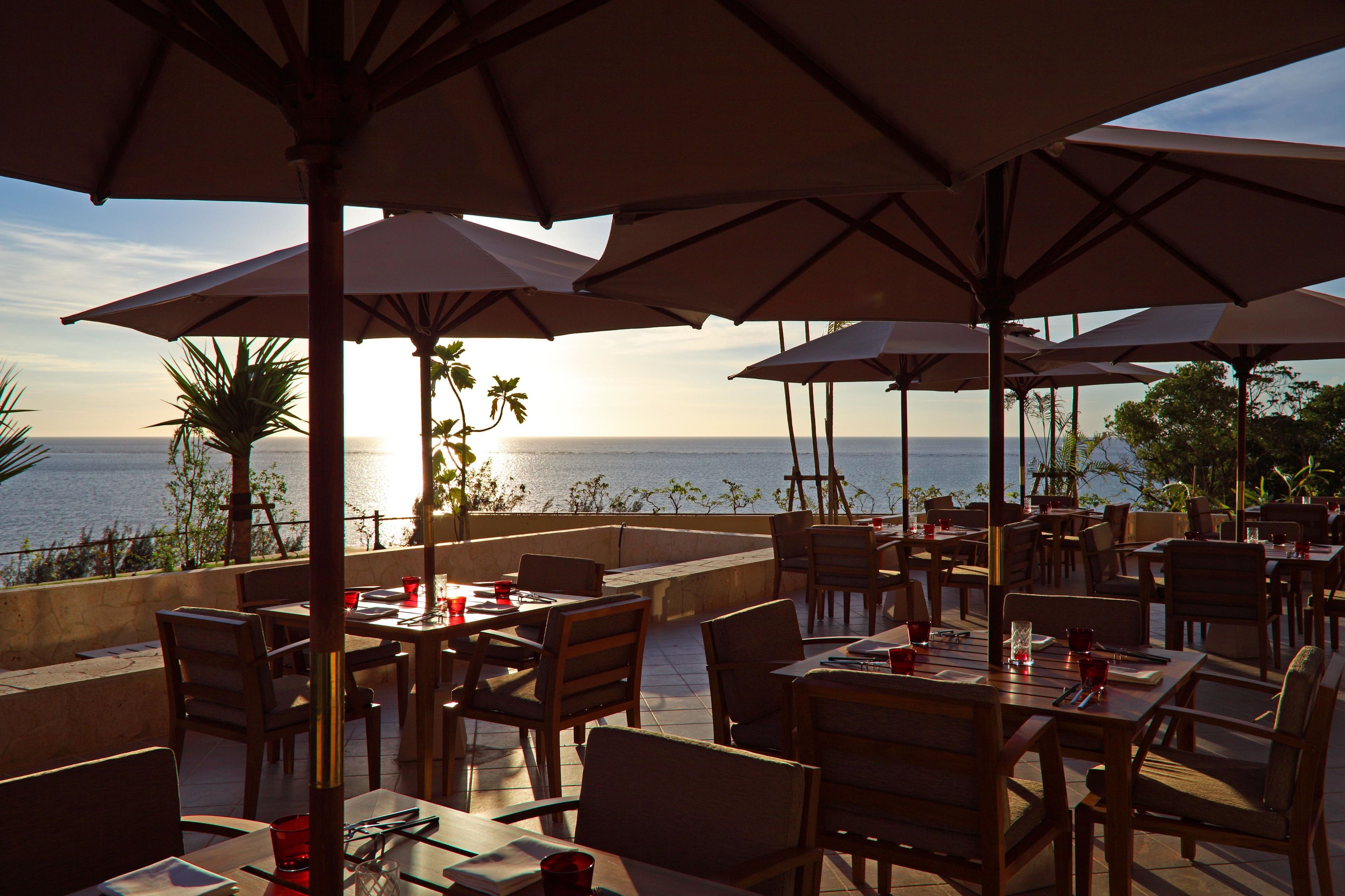 4 restaurants, breakfast, lunch, dinner served; barbecue