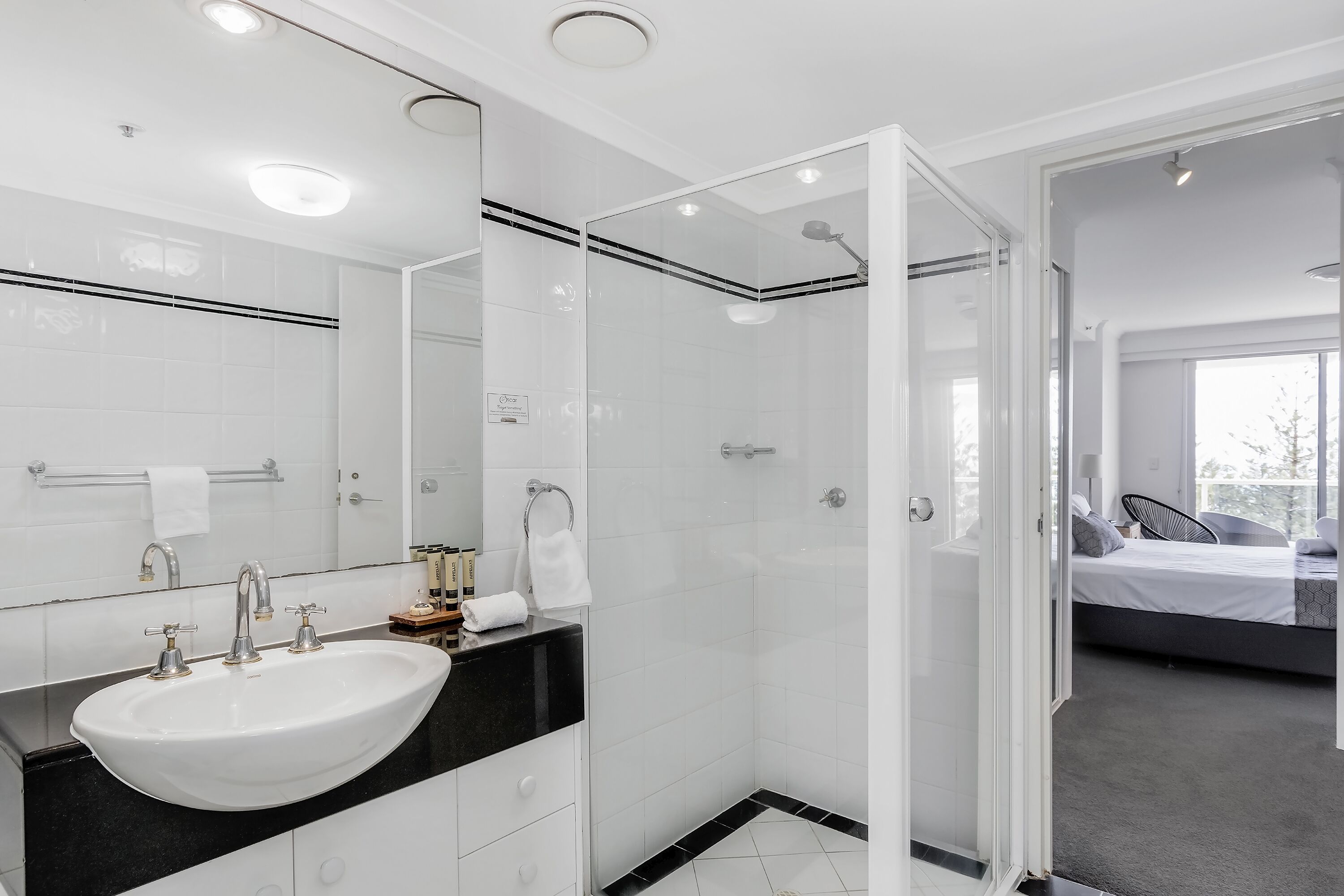 Oscar on Main Resort — image 12