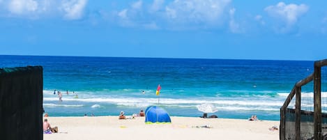 Nära stranden och strandhanddukar