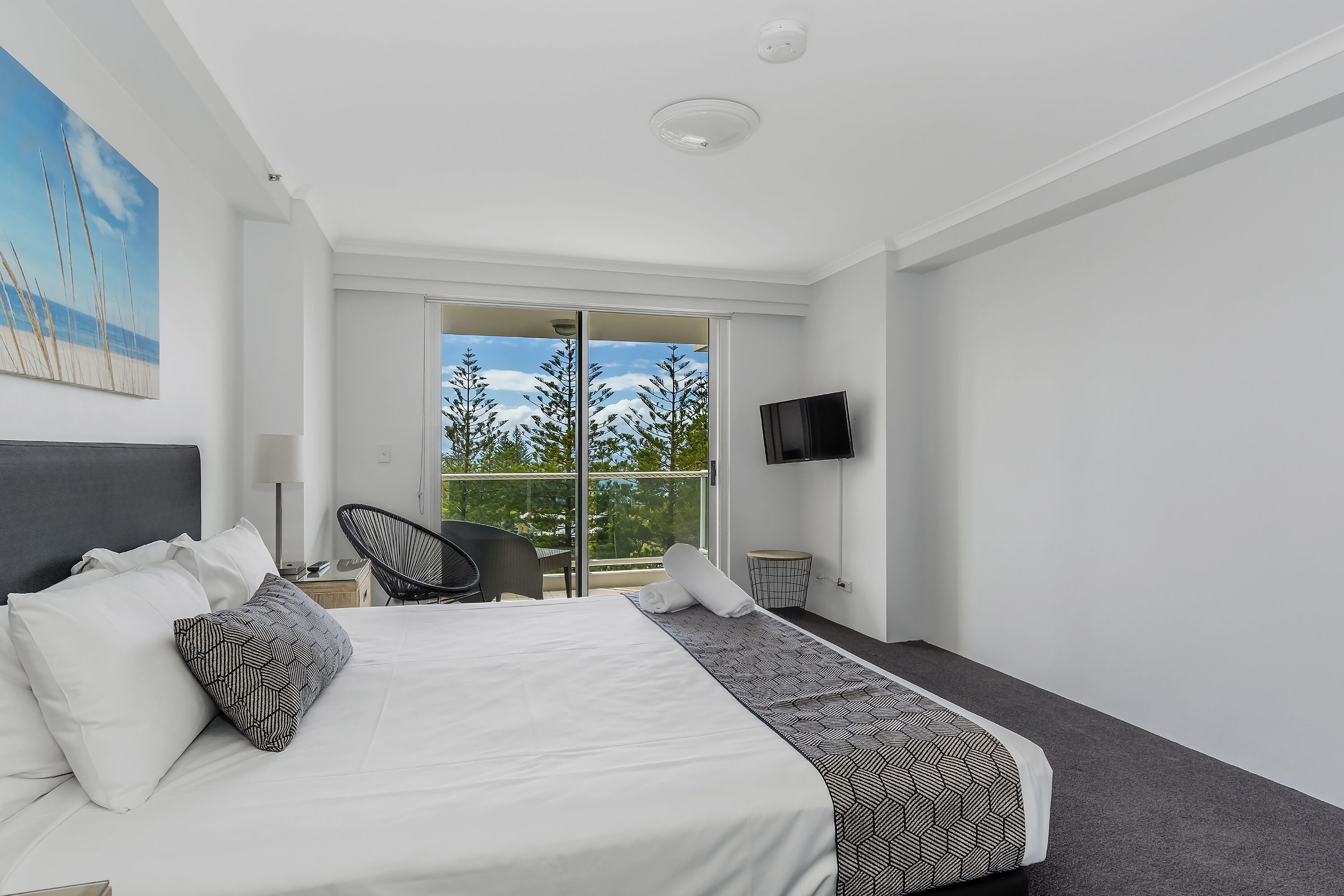 Oscar on Main Resort — image 8