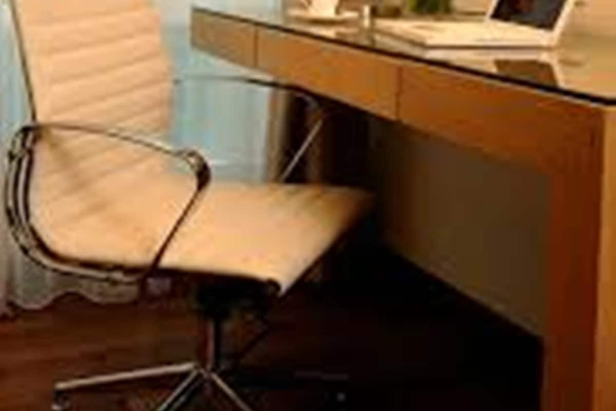 Down duvets, in-room safe, desk, iron/ironing board