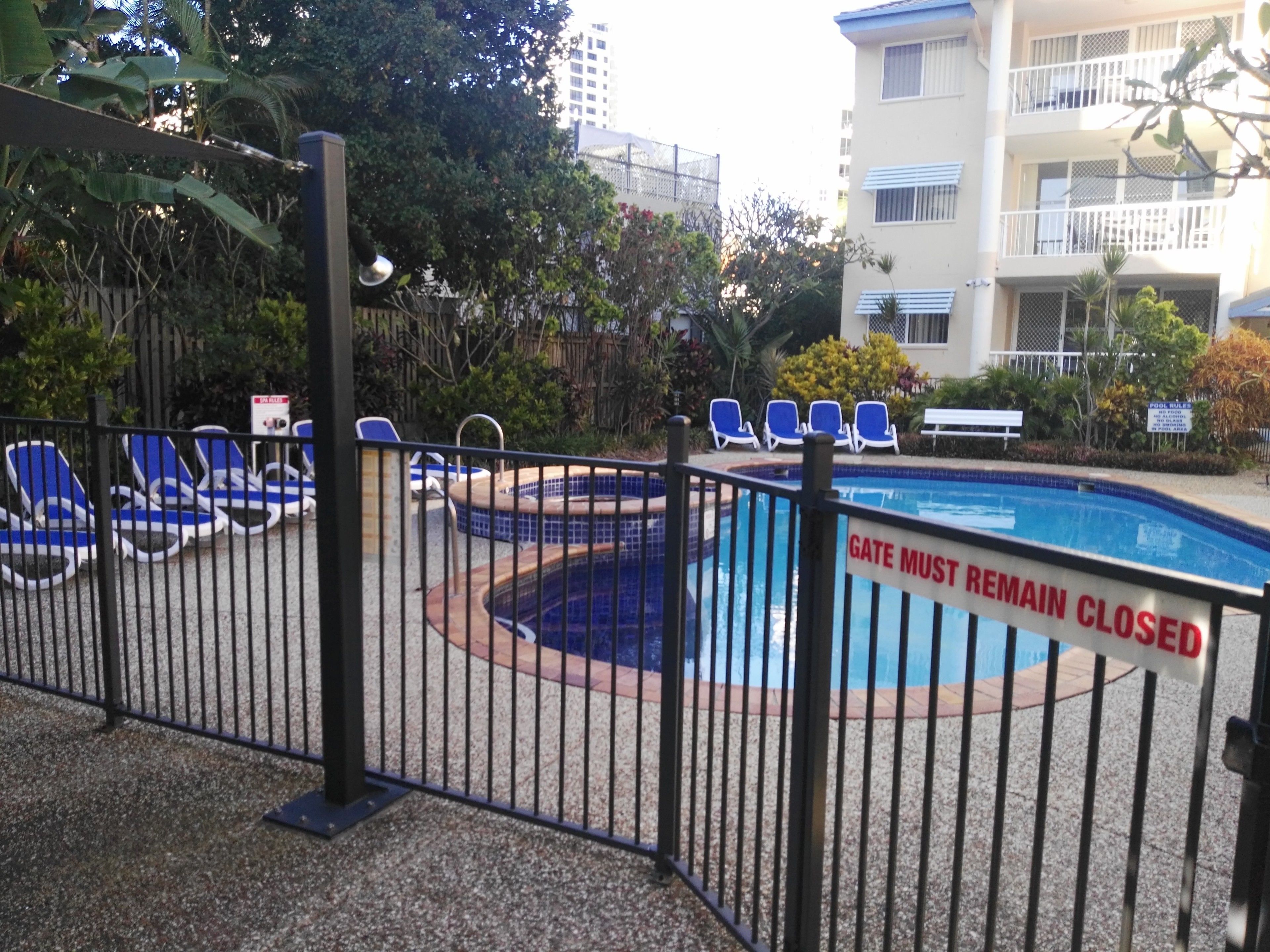 Surfers Beach Holiday Apartments — image 9
