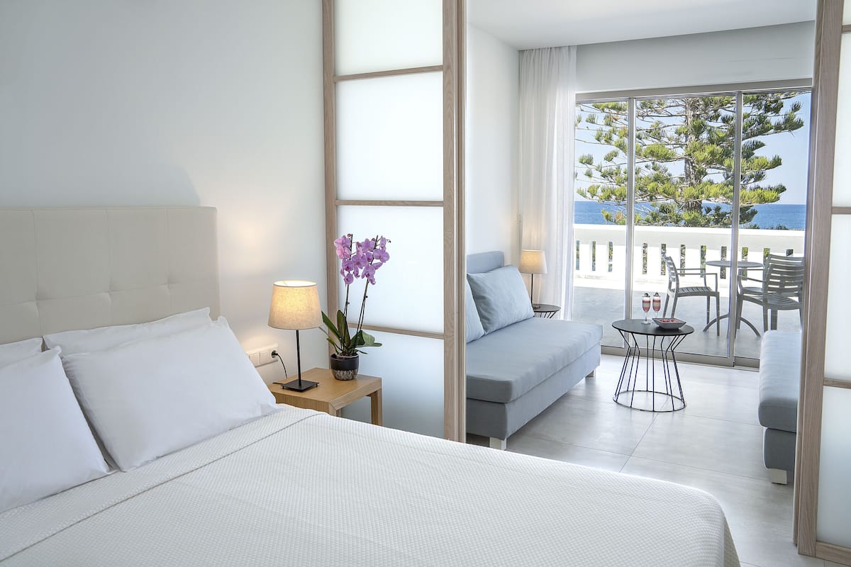 family room, sea view | view from room