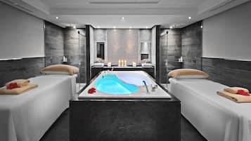 Couples treatment room(s), sauna, hot tub, steam room