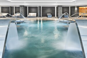 Salas de tratamientos para parejas, sauna, bañera de hidromasaje 