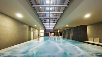 Sauna, tina de hidromasaje y masajes