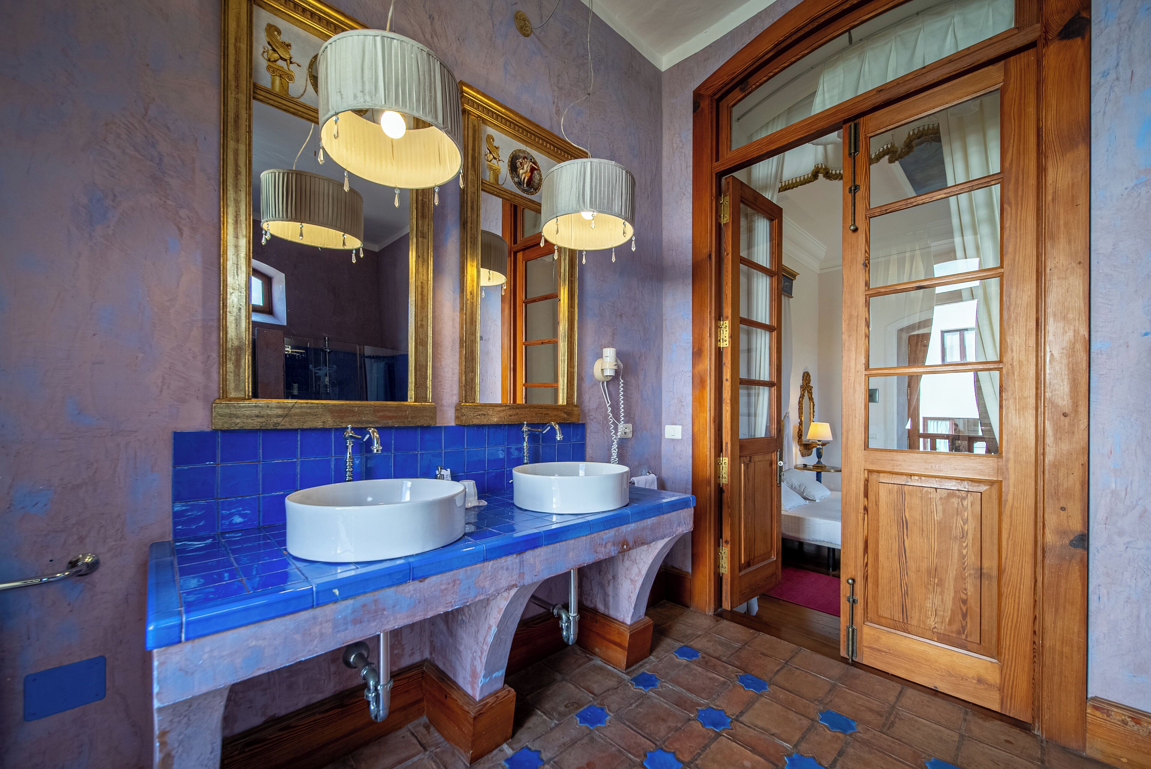 junior studio suite | bathroom | free toiletries, hair dryer, towels