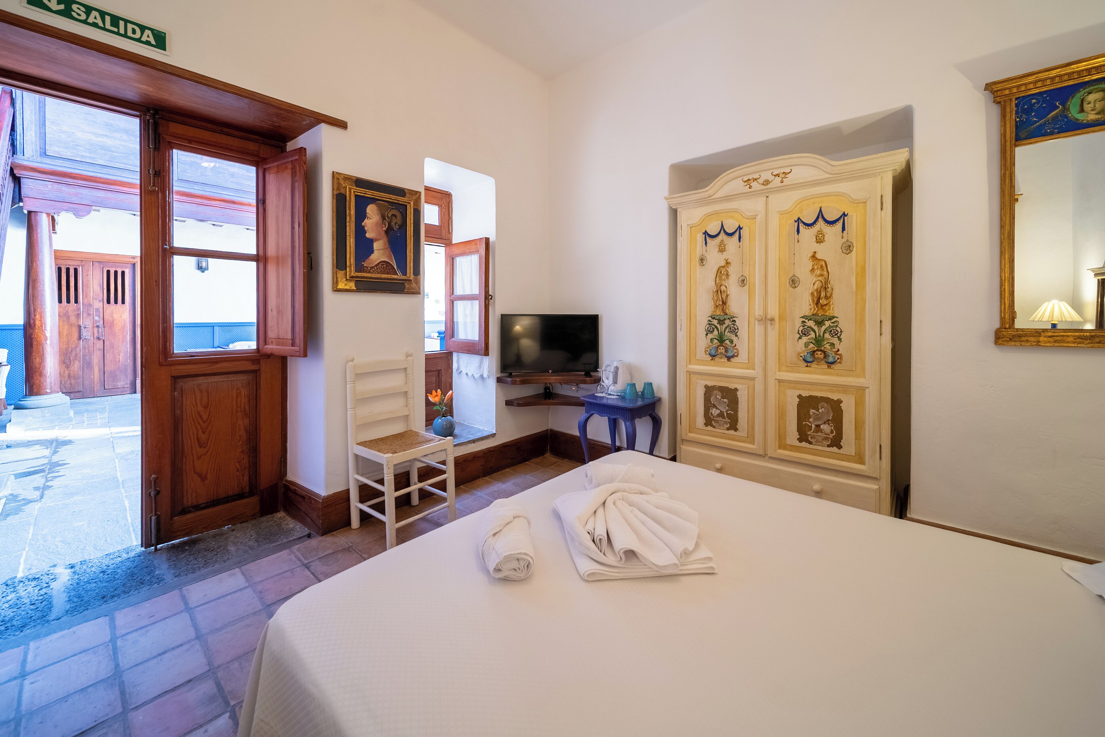classic double room | 2 bedrooms, in-room safe, individually decorated, laptop workspace
