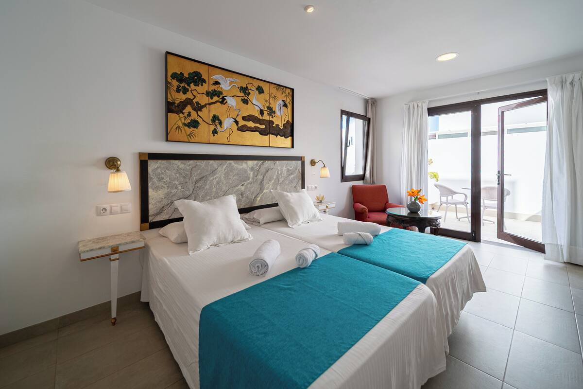 Superior Double Room (Terrace or Balcony) | In-room safe, laptop workspace, blackout curtains, free WiFi