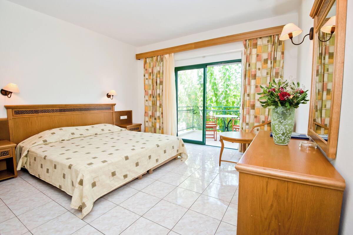 Soundproofing, cots/infant beds, WiFi, bed sheets