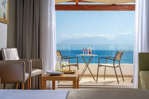 Frontal Deluxe Room with Sea View | Soundproofing, free WiFi, bed sheets - Miramare Resort & Spa (Agios Nikolaos)
