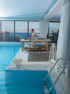 Couples treatment room(s), sauna, steam room, body treatments