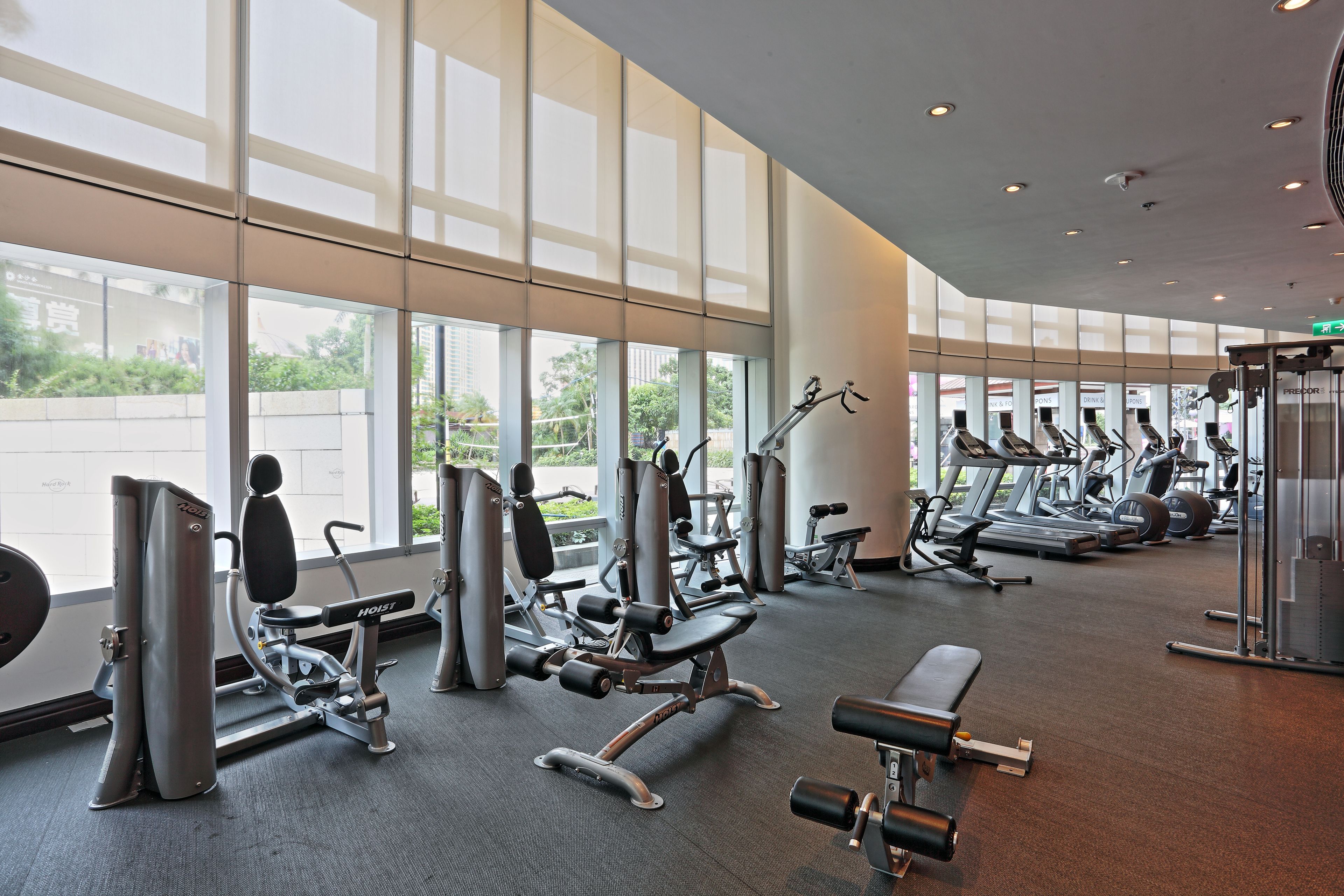 minibar, in-room safe, desk, rollaway beds