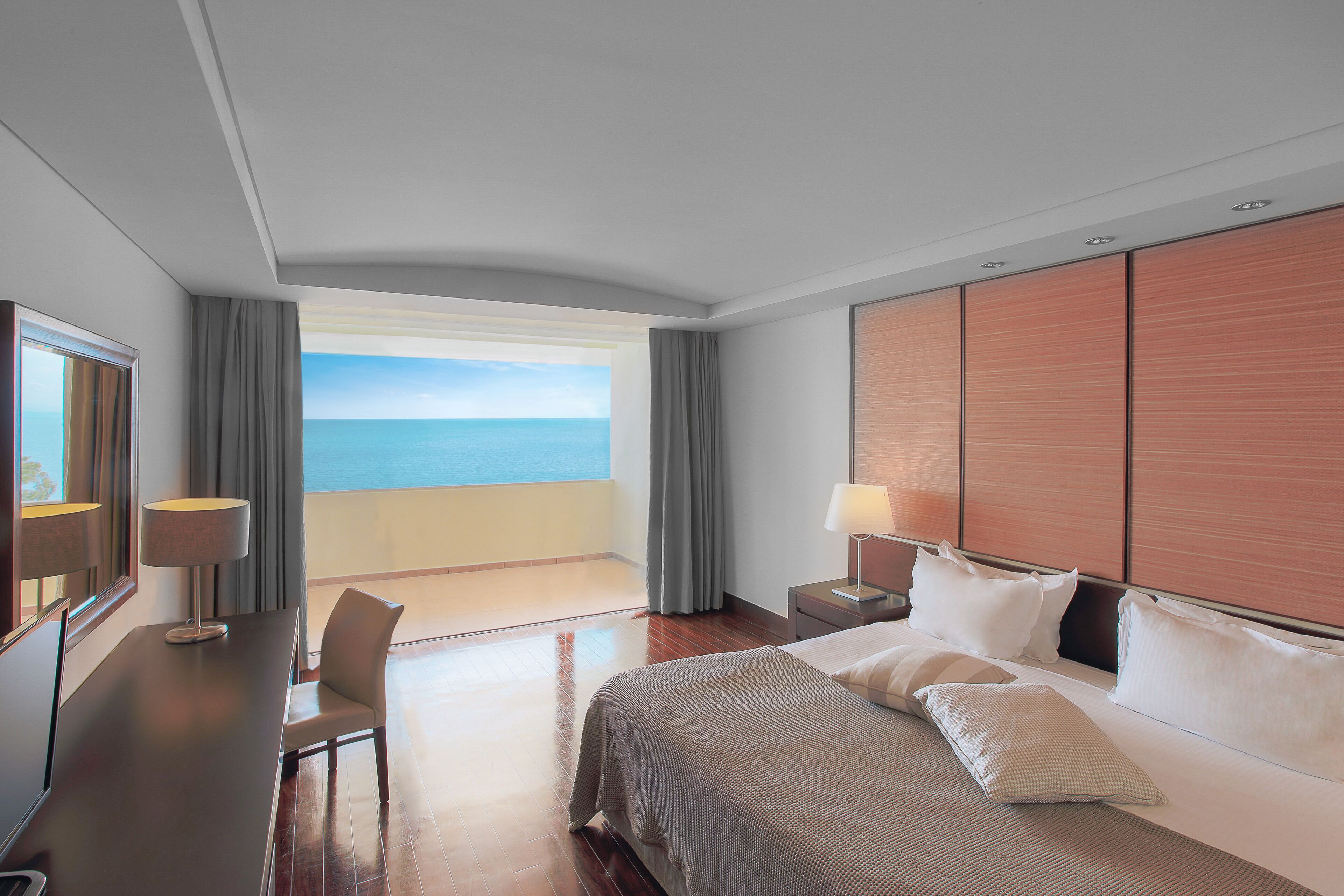 Chambre Double, vue mer | Literie de qualité supérieure, couette en duvet d'oie, minibar