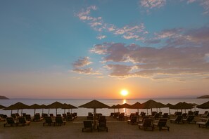 Private beach nearby, sun-loungers, beach umbrellas, beach towels