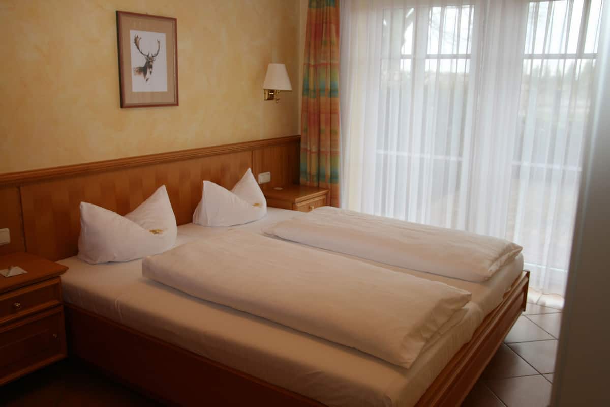 Apartment for 3 people Towerhouse | Minibar, individually furnished, desk, iron/ironing board