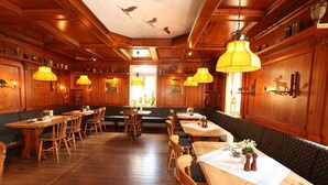 Restaurant - Resort Gutshof Sparow (Nossentiner Huette)