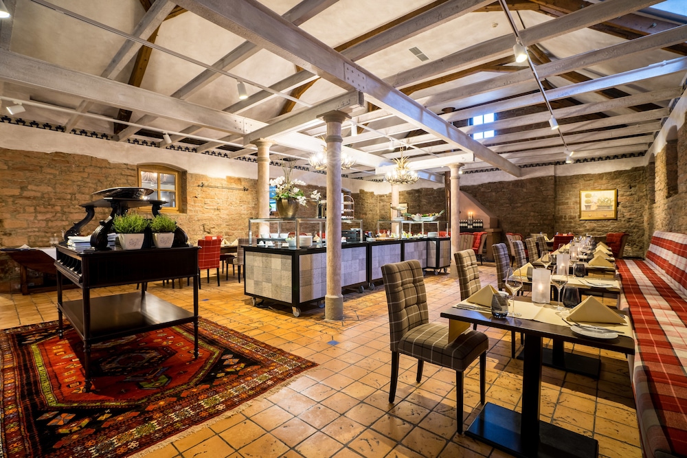 Schlosshotel Weyberhöfe by null