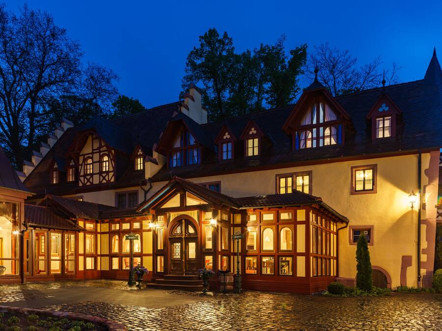 Depan hartanah - siang/malam