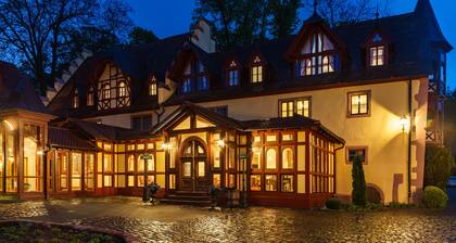 Schlosshotel Weyberhöfe