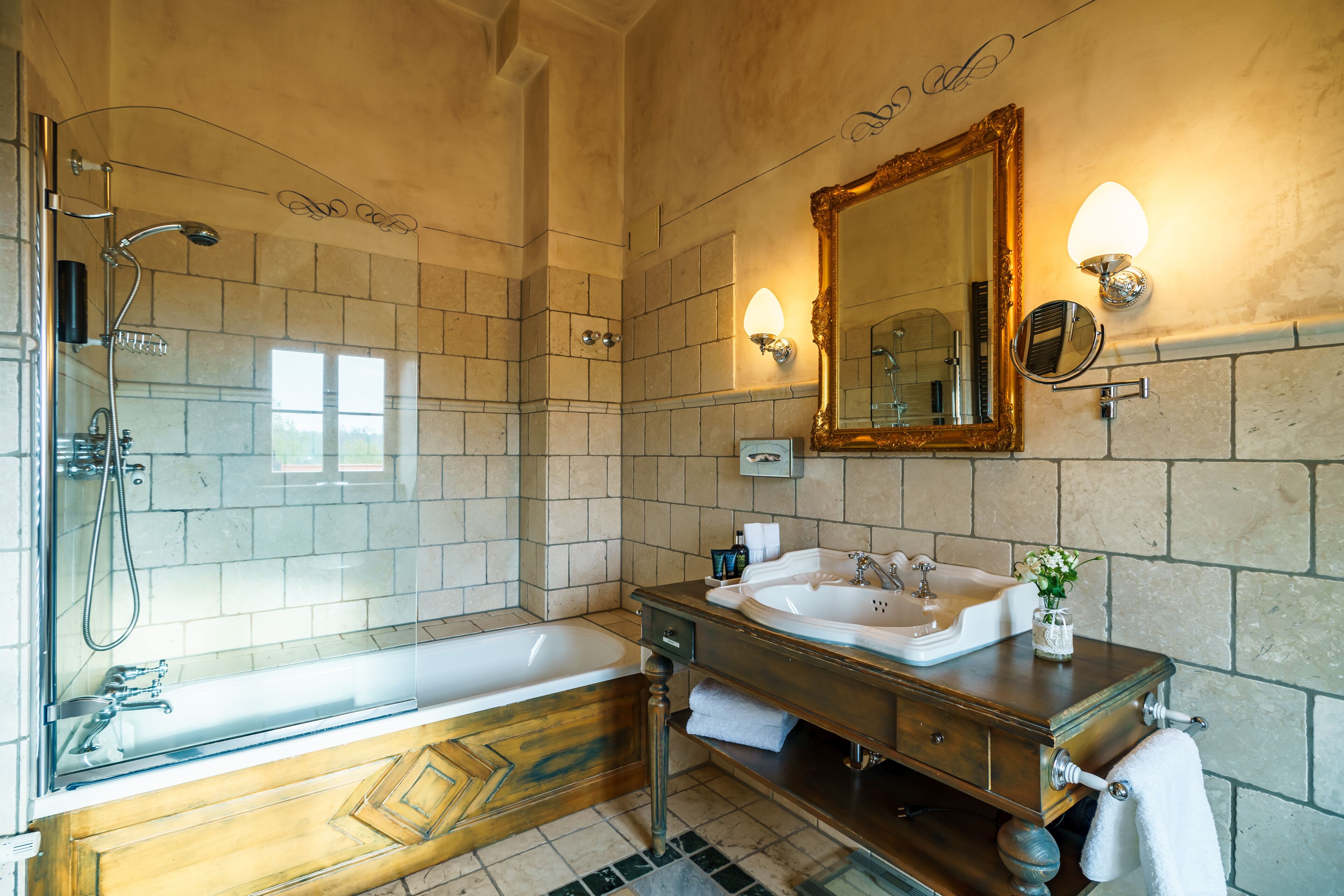 superior double room | bathroom | free toiletries, hair dryer, bathrobes, slippers