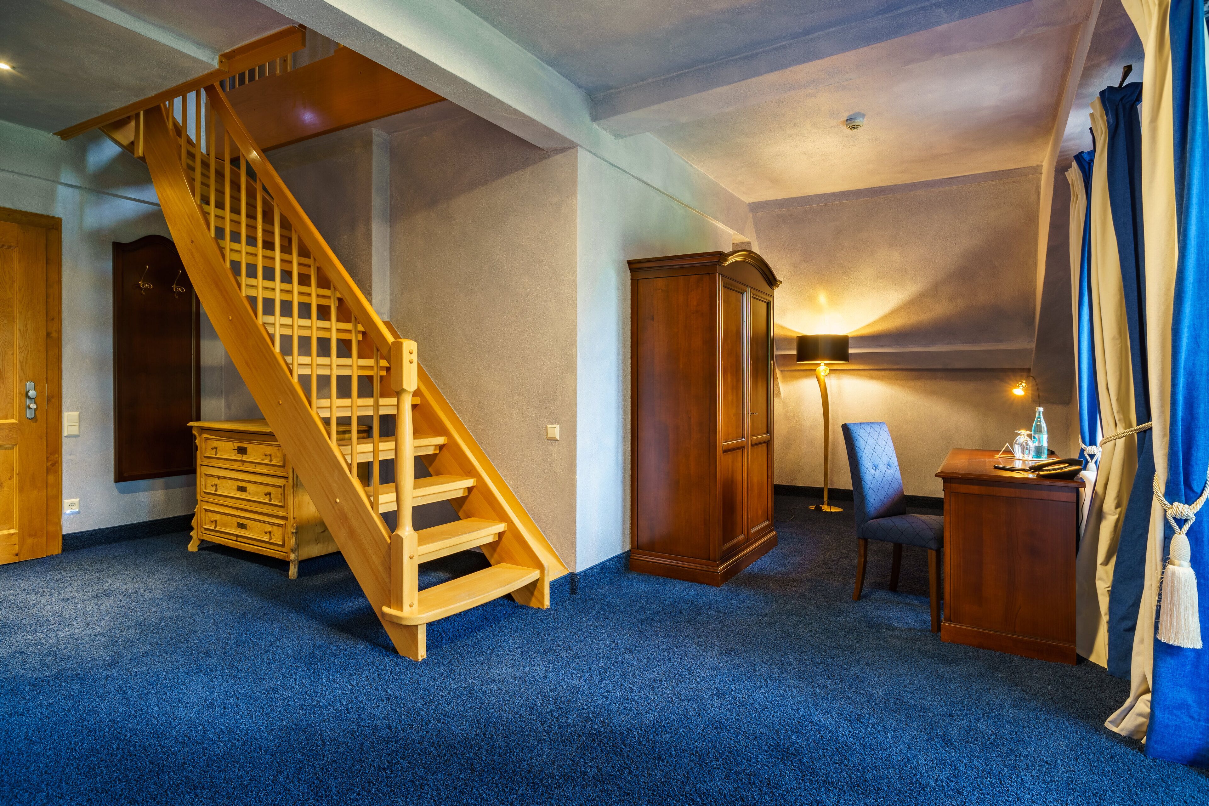 schloss suite | living area | flat-screen tv