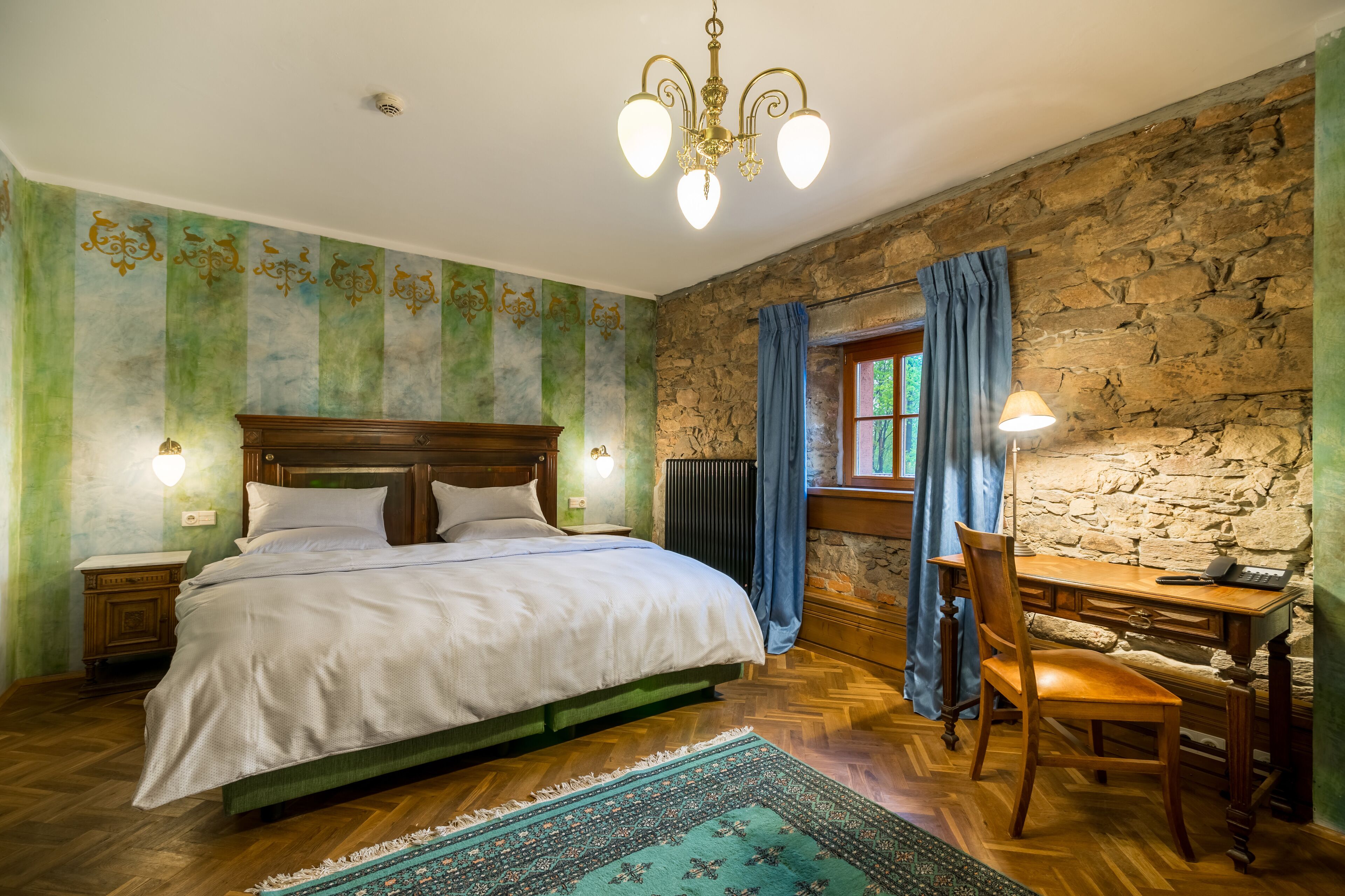 standard double room | 1 bedroom, hypo-allergenic bedding, minibar, in-room safe