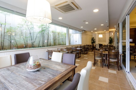 Breakfast, lunch and dinner served . Interclass Florianópolis