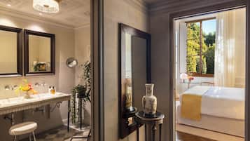 Phòng Suite Junior | 1 phòng ngủ, bộ đồ giường cao cấp, minibar, két bảo mật tại phòng