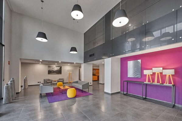 Télévision LCD de 21 pouces avec chaînes par câble, télévision