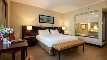 Deluxe Room, 1 Queen Bed | Premium bedding, down duvets, pillow-top beds, minibar