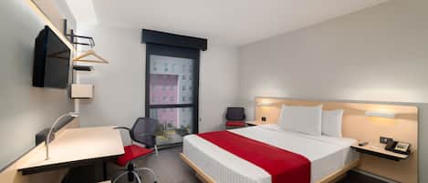 Quarto, 1 cama Queen, para não fumantes | Escrivaninha, ferros/tábuas de passar roupa, Wi-Fi de cortesia