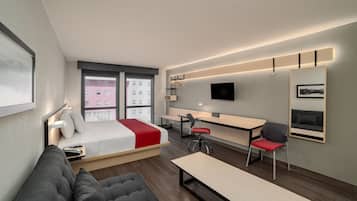 Suite, 1 Queen Bed with Sofa bed | Desk, iron/ironing board, free WiFi, bed sheets