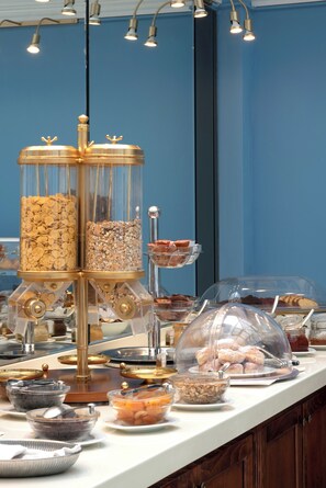 Desayuno buffet incluido todos los días 