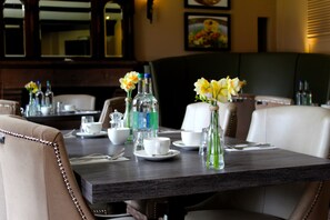 Déjeuner anglais gratuit tous les jours