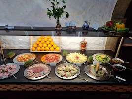 Desayuno buffet todos los días (con cargo)