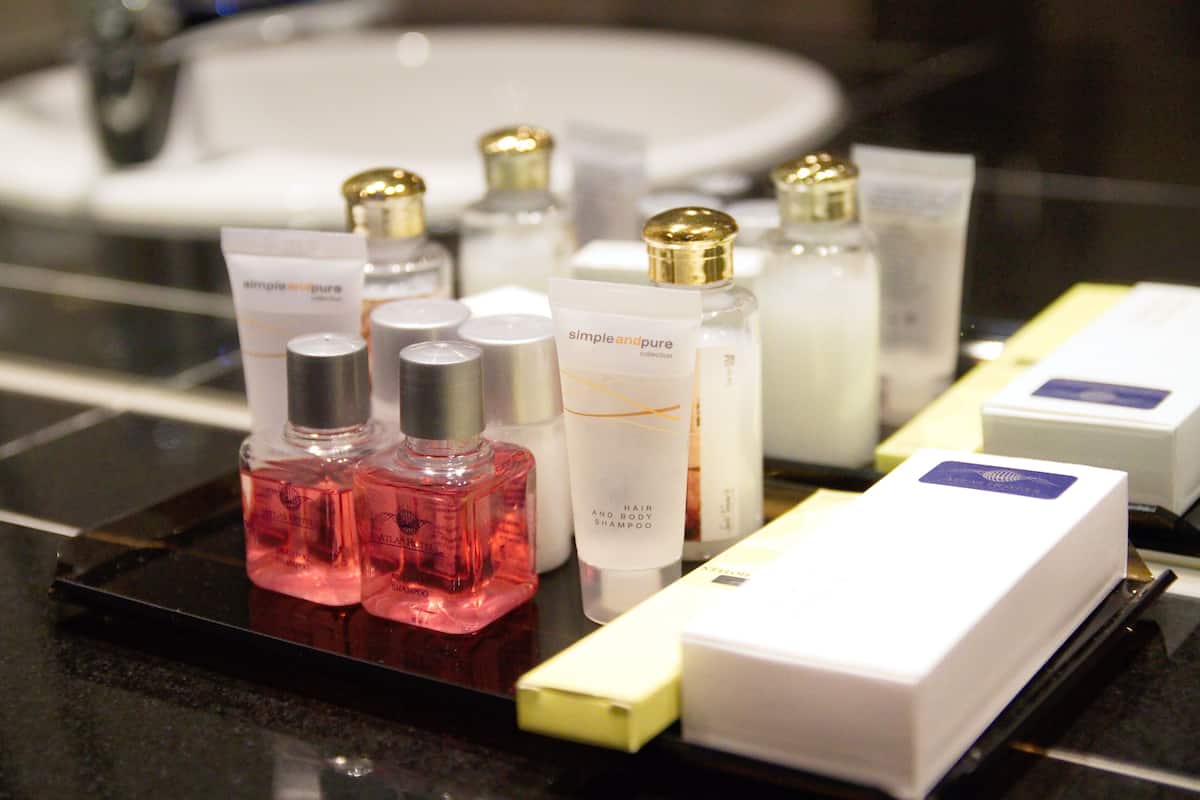 senior suite | hypo-allergenic bedding, minibar, in-room safe, desk