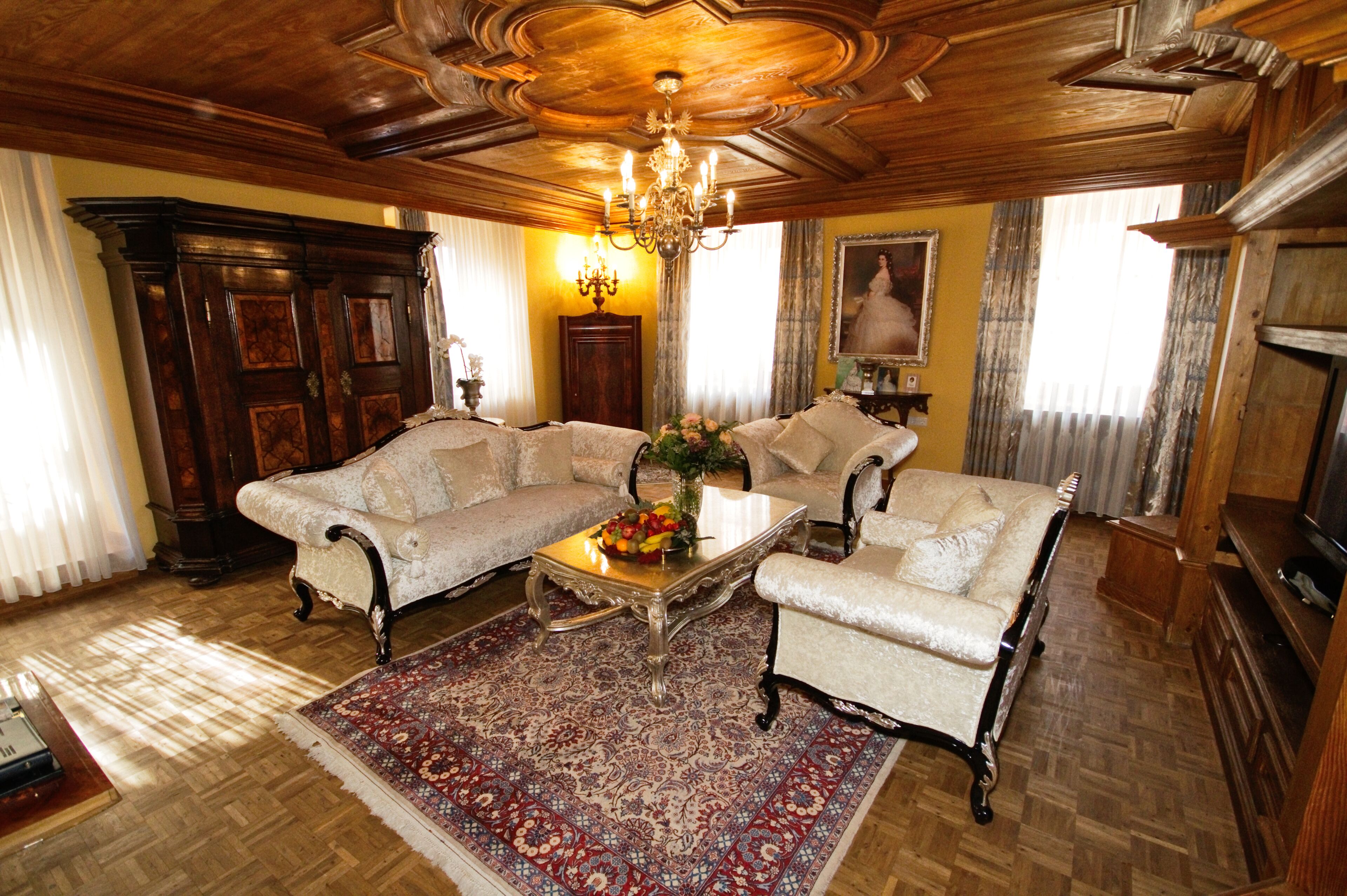 Senior-Suite | Allergikerbettwaren, Minibar, Zimmersafe, Schreibtisch