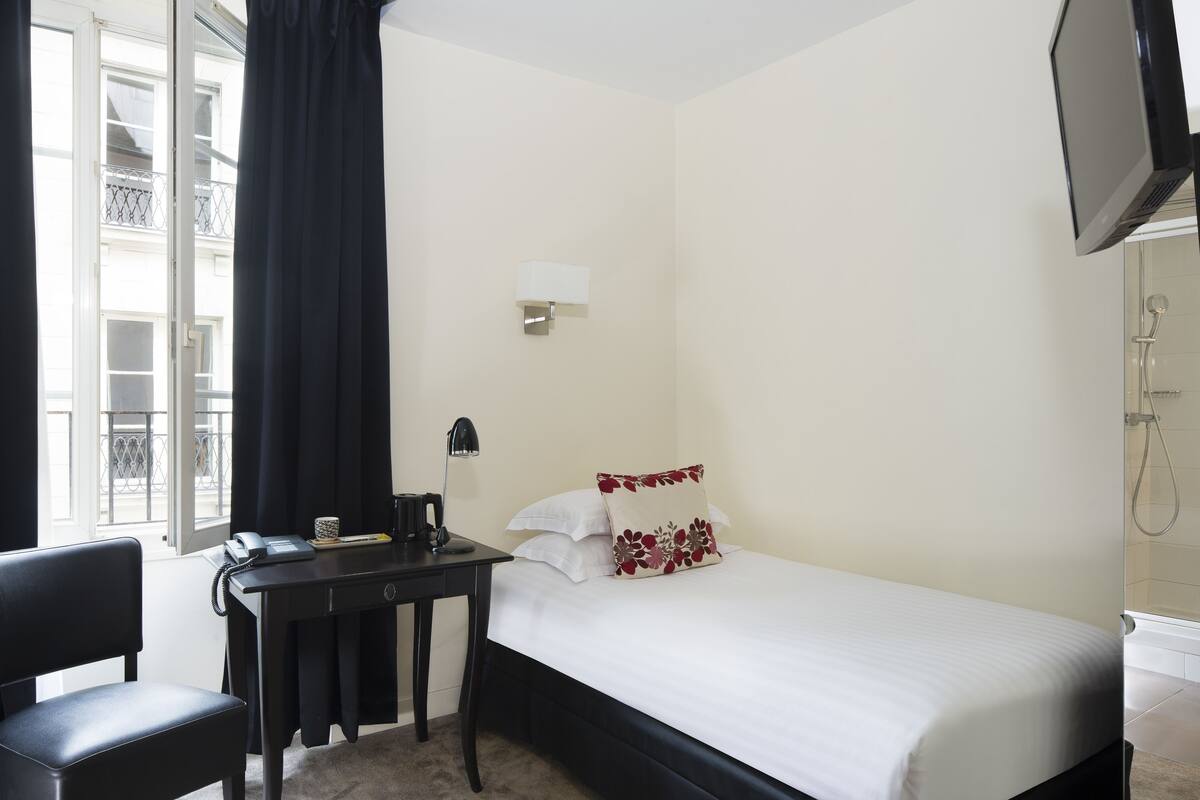 Coffres-forts dans les chambres, bureau, chambres insonorisées