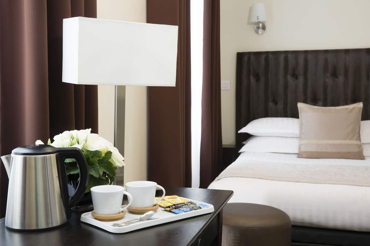 Coffres-forts dans les chambres, bureau, chambres insonorisées