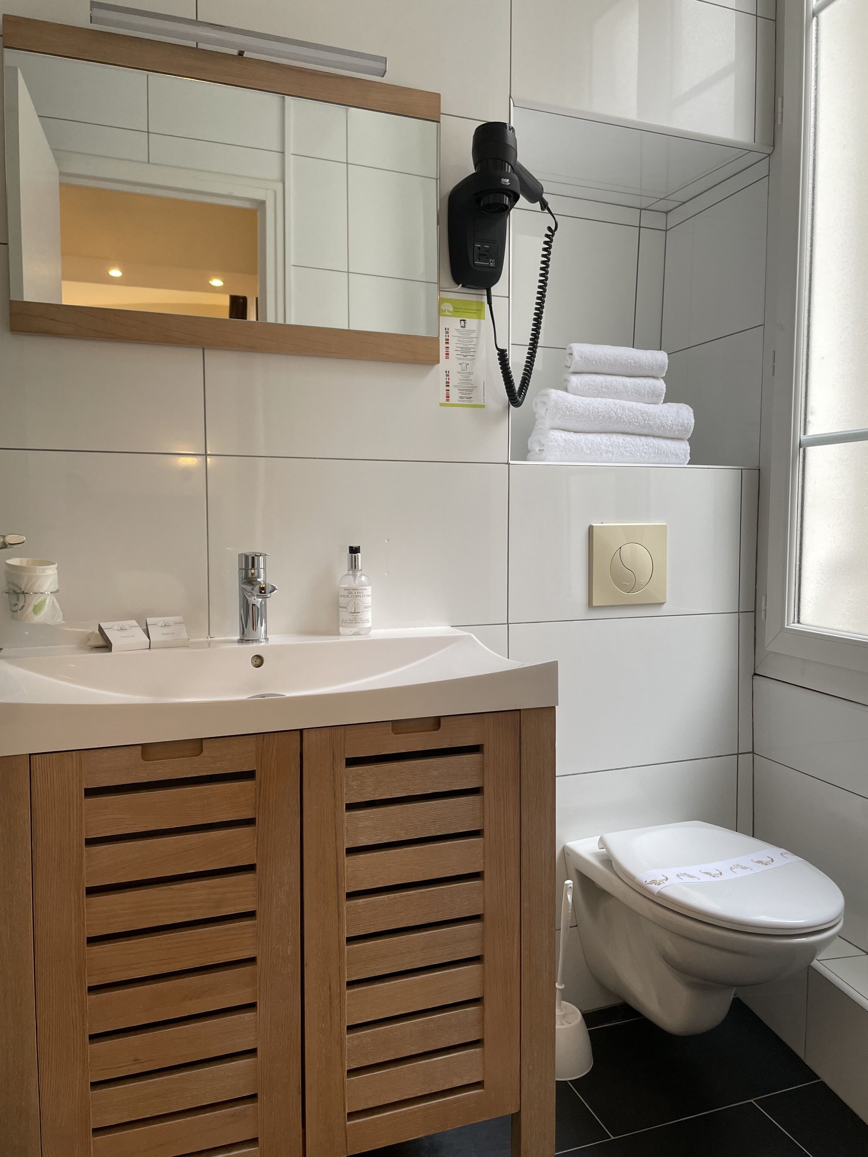 superior double room | bathroom | free toiletries, hair dryer, towels, soap
