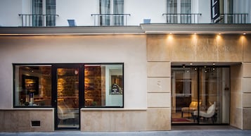 Bagian depan properti