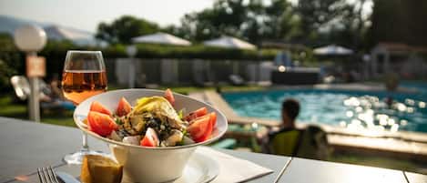 Lunch, dinner served; French cuisine, alfresco dining