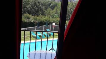 Habitación económica con 2 camas individuales | Escritorio, insonorización, camas extra y wifi gratis